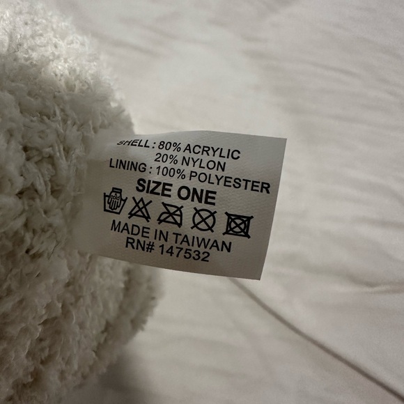 NWOT Women’s Cream OS  slouchy beanie cable-knit beret. Fleece Lined. - Picture 5 of 11